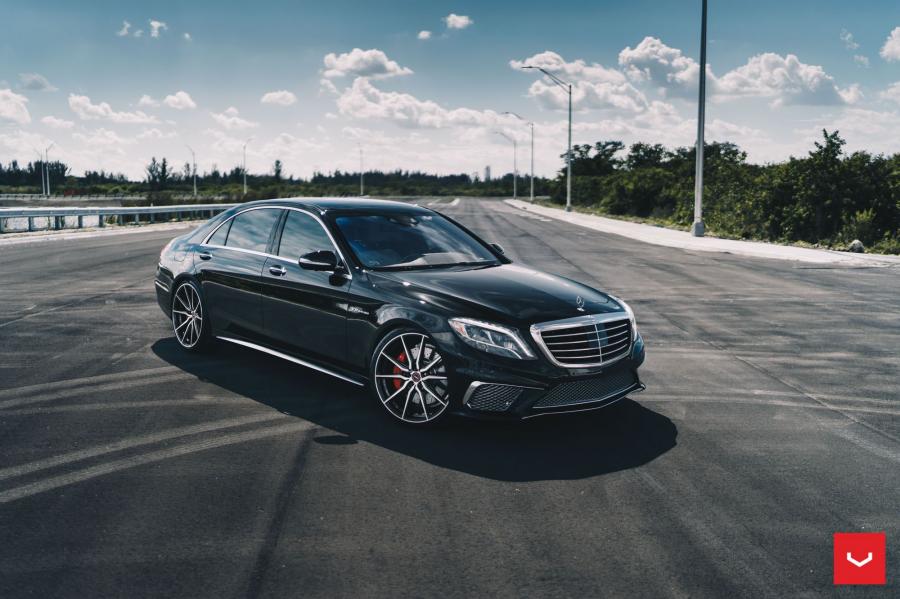 Mercedes-AMG S63 on Vossen Wheels (HF-3) 2019 года  (фото 1 из 4)